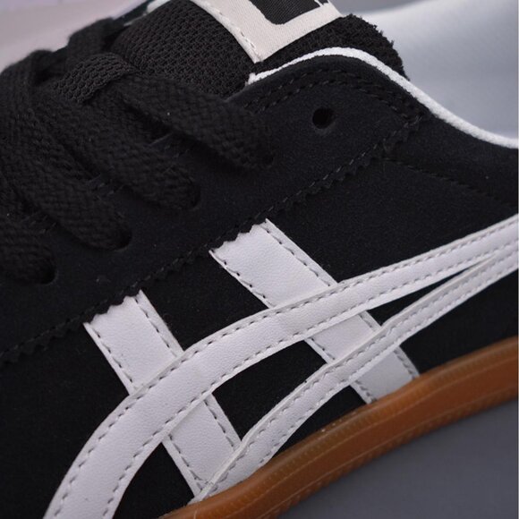 NWT Onitsuka Tiger Tokuten Black Suede Sneakers - Picture 7 of 9